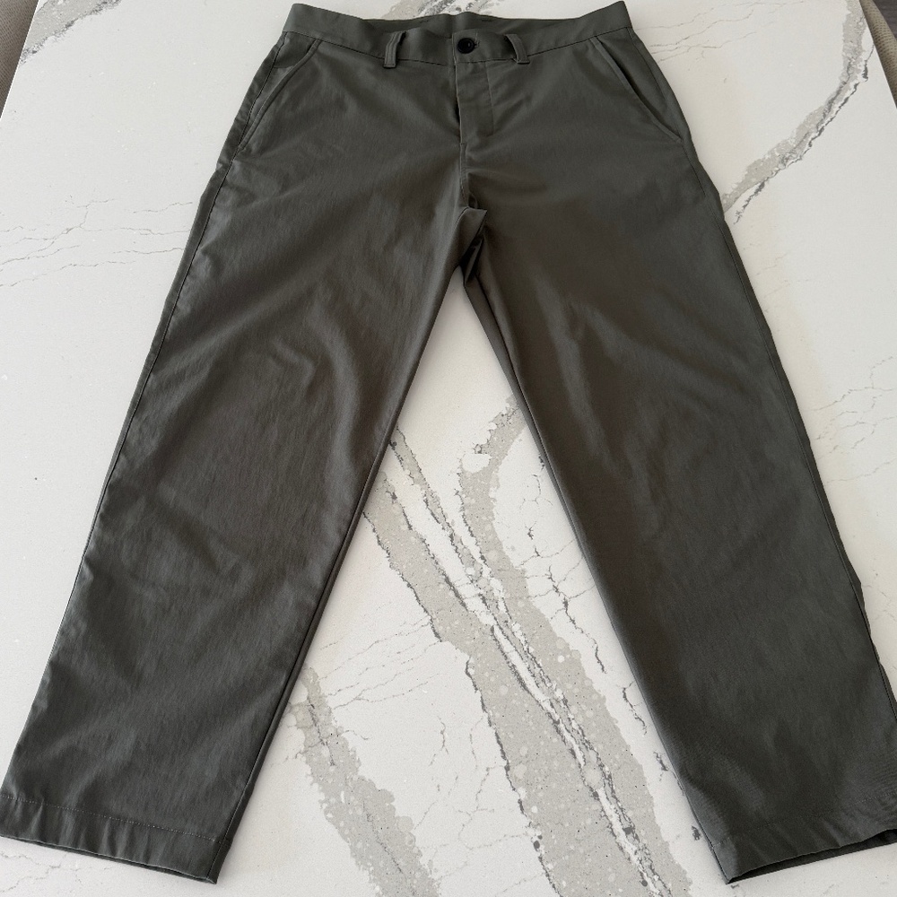 Lululemon Relaxed-Tapered Smooth Twill Trouser Cropped Olive Green 32